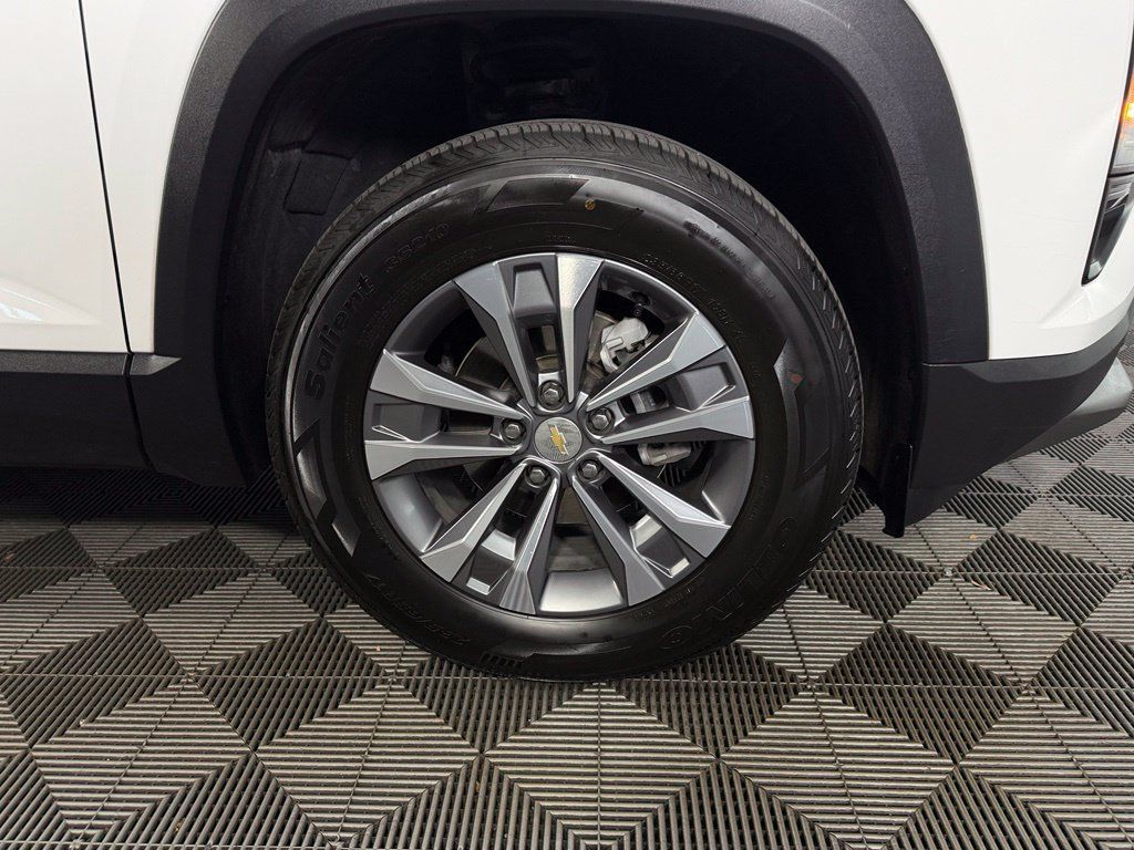 Used 2025 Chevrolet Equinox LT w/ Convenience Package II AWD/4WD image 11