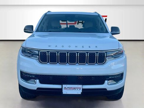Used 2024 Jeep Wagoneer 4WD w/ Premium Group I image 2