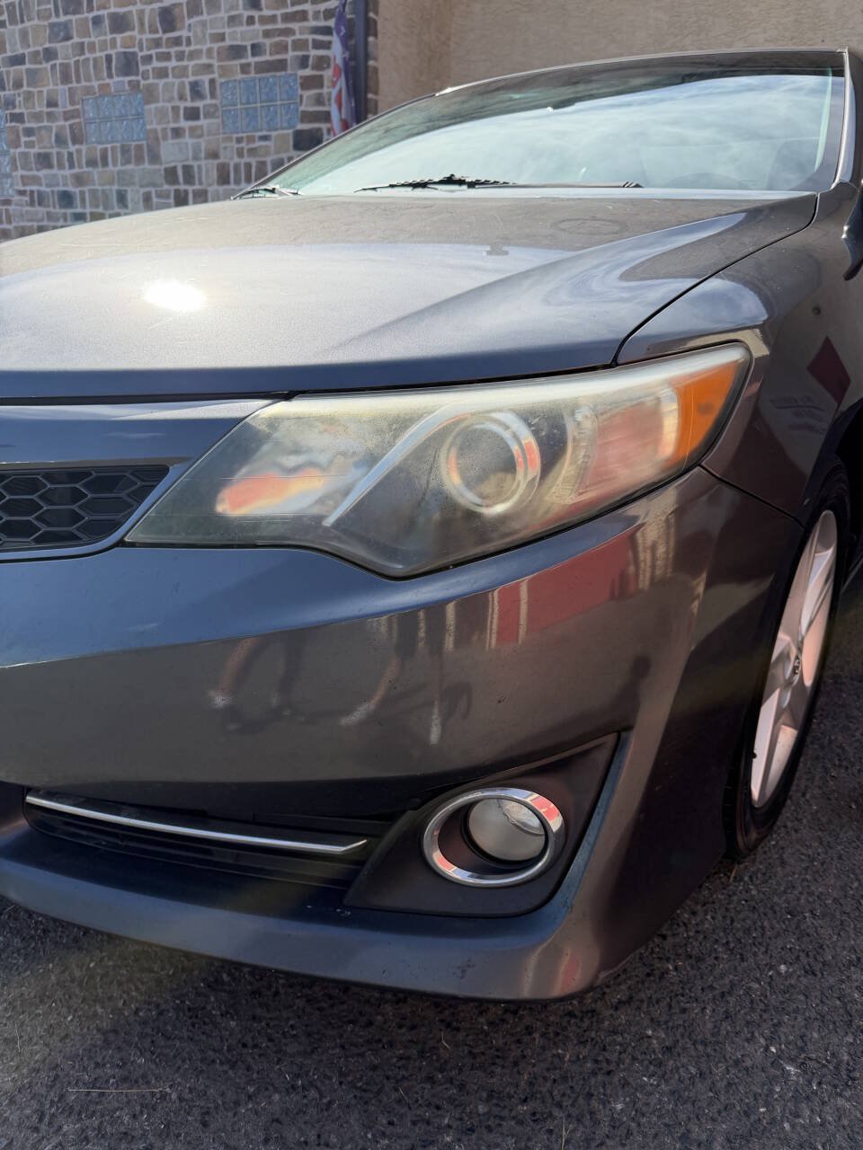 Used 2014 Toyota Camry SE w/ Moonroof Package FWD image 9