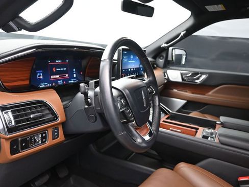 Used 2024 Lincoln Navigator Reserve AWD/4WD image 12