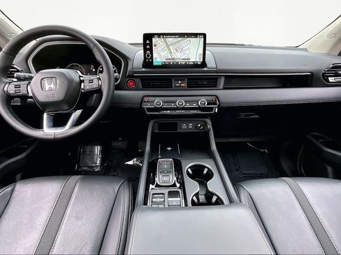Certified 2024 Honda Pilot Touring image 7