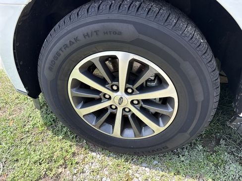 Used 2020 Ford Expedition XLT RWD image 35