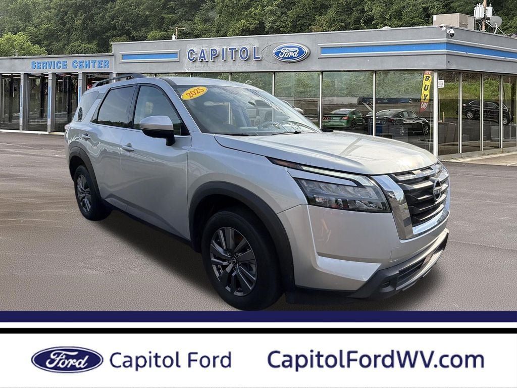 Used 2025 Nissan Pathfinder SV AWD/4WD image 1