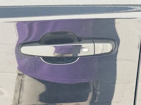 Certified 2023 Chevrolet Traverse RS FWD image 24