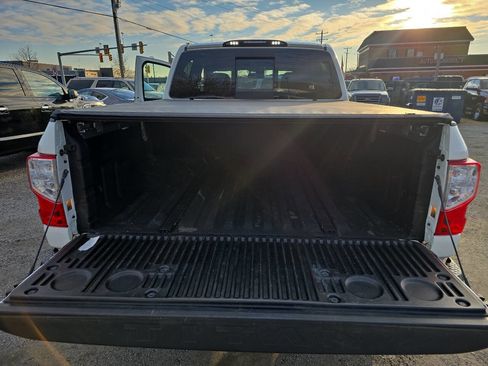 Used 2018 Nissan Titan XD image 56
