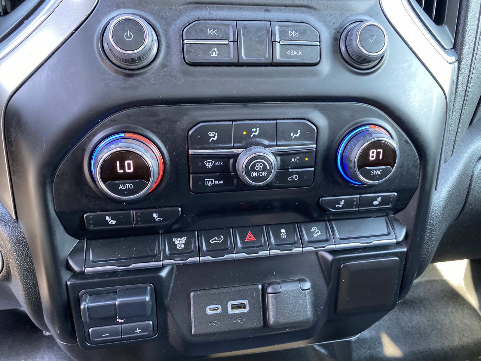 Used 2022 Chevrolet Silverado 3500 LT w/ Convenience Package AWD/4WD image 14