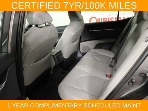 Used 2022 Toyota Camry XLE FWD image 13