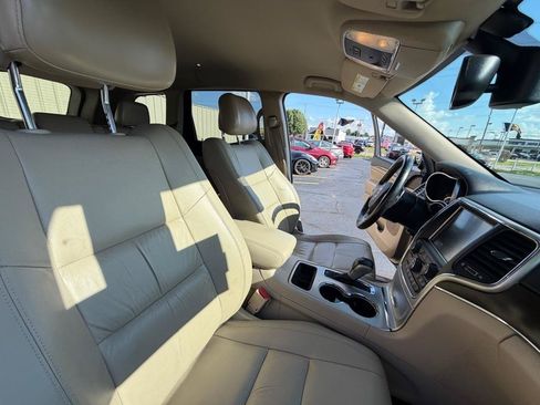 Used 2016 Jeep Grand Cherokee Limited RWD image 26