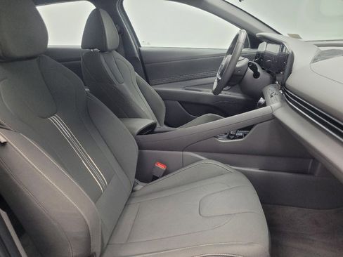Used 2023 Hyundai Elantra SEL w/ Convenience Package image 21