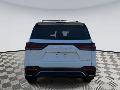 Used 2024 Lexus LX 600 F Sport image 3