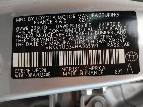 Used 2017 Toyota Yaris L image 33