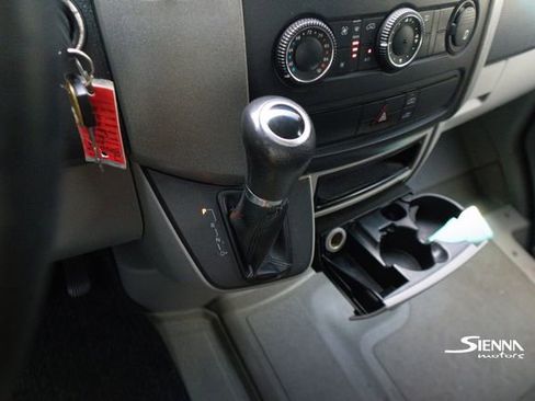 Used 2014 Freightliner Sprinter 2500 image 20