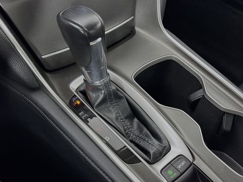 Certified 2018 Honda Accord Touring image 17