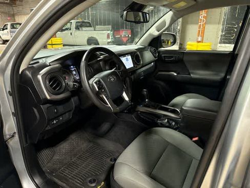 Certified 2023 Toyota Tacoma SR5 AWD/4WD image 29
