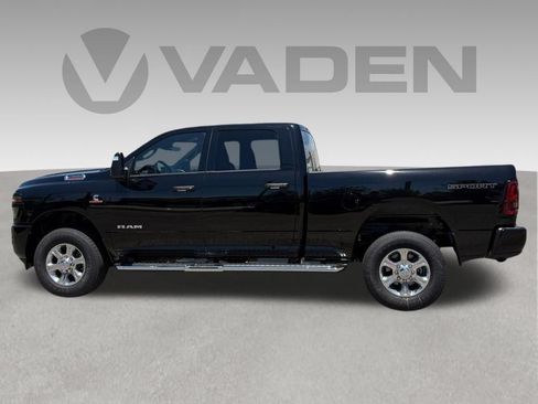 New 2026 RAM 2500 Big Horn AWD/4WD image 7