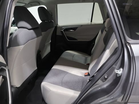 Used 2023 Toyota RAV4 XLE AWD/4WD image 15