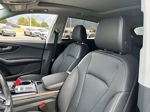Used 2023 Audi Q8 Premium Plus AWD/4WD image 24