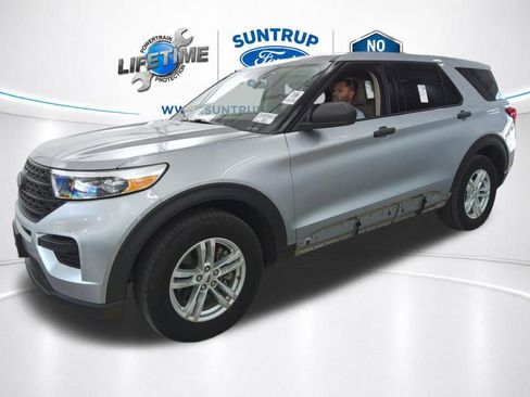 Used 2023 Ford Explorer 4WD image 3