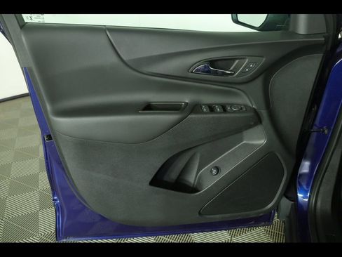 Used 2023 Chevrolet Equinox LT image 21