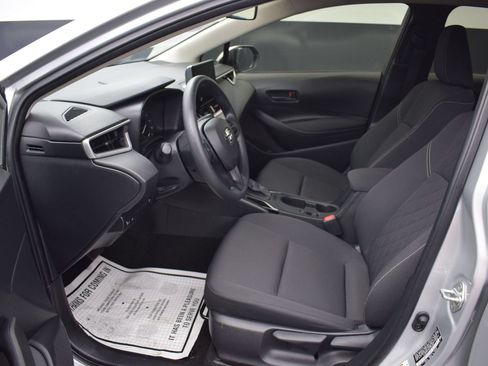 Used 2025 Toyota Corolla LE FWD image 13