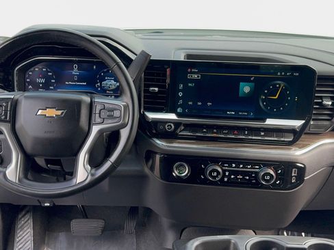 Used 2023 Chevrolet Silverado 1500 LT AWD/4WD image 16