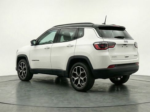 Used 2025 Jeep Compass Limited image 6