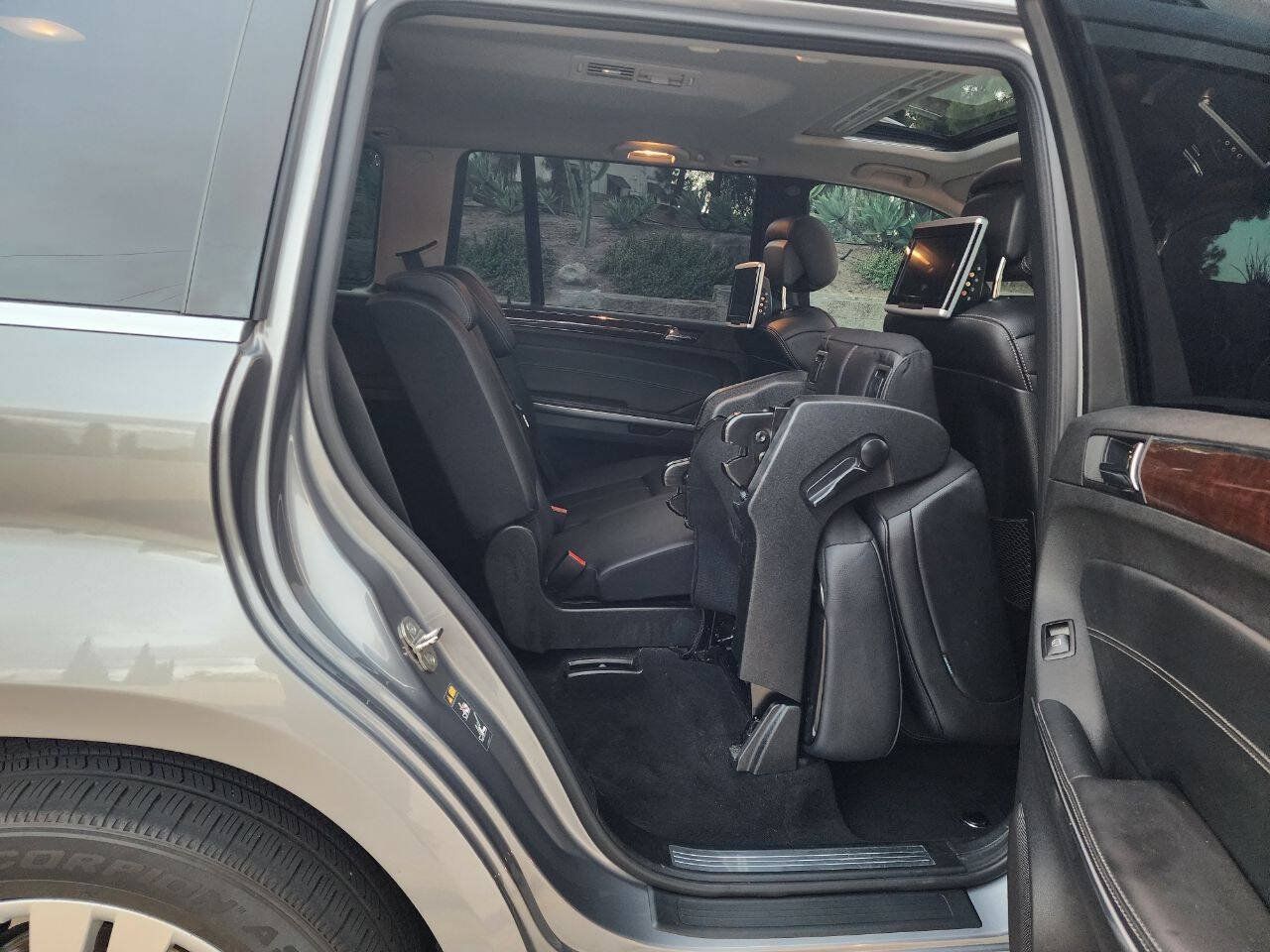 Used 2012 Mercedes-Benz GL 450 4MATIC image 37