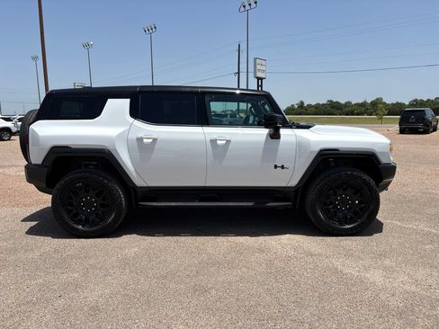 New 2026 GMC Hummer EV SUV w/ LPO, Dark Essentials Package AWD/4WD image 7