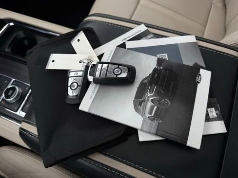 Certified 2022 Ford Expedition Platinum image 9