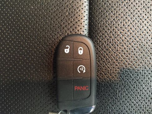 Used 2022 Jeep Compass Limited w/ Elite Group AWD/4WD image 32