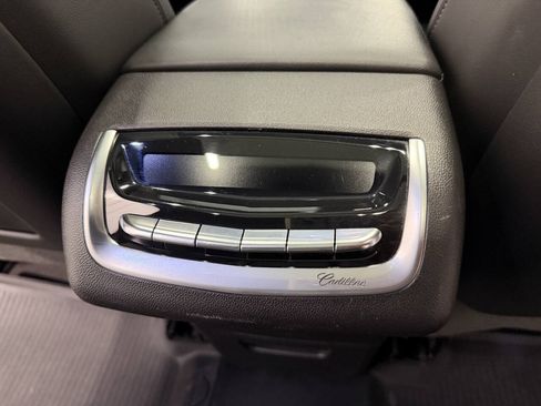 Used 2020 Cadillac XT6 Premium Luxury AWD/4WD image 17