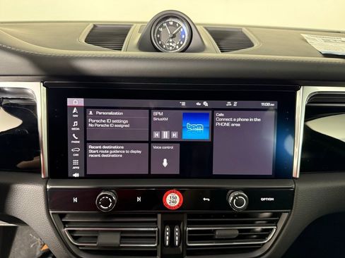 Certified 2025 Porsche Macan S image 30