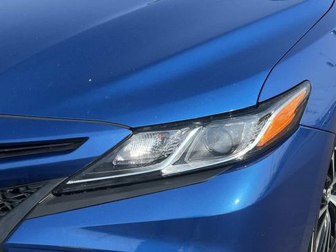 Used 2018 Toyota Camry SE w/ Audio Package FWD image 9