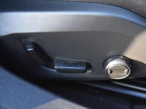 Used 2022 Volvo S60 B5 Momentum w/ Premium Package image 12