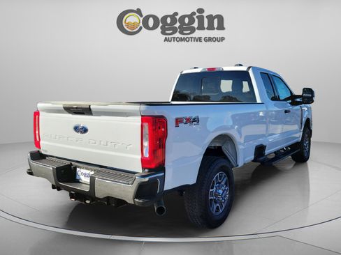 New 2025 Ford F350 XLT w/ FX4 Off-Road Package image 4