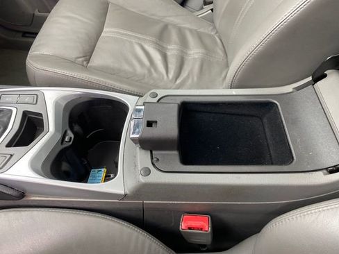 Used 2010 Cadillac SRX Luxury image 13