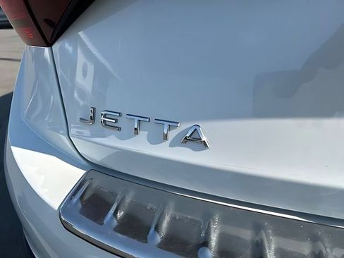 Used 2023 Volkswagen Jetta SE FWD image 15