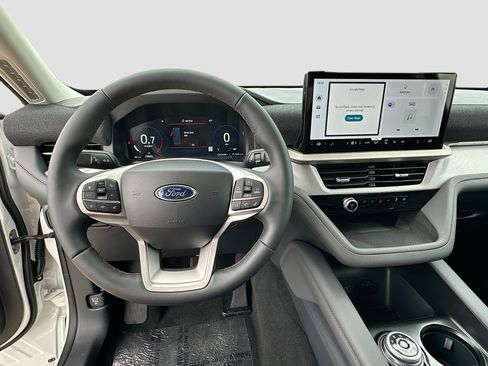 New 2026 Ford Explorer Active RWD image 7
