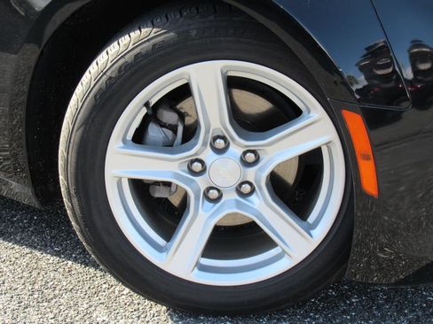 Used 2019 Chevrolet Camaro LT image 7