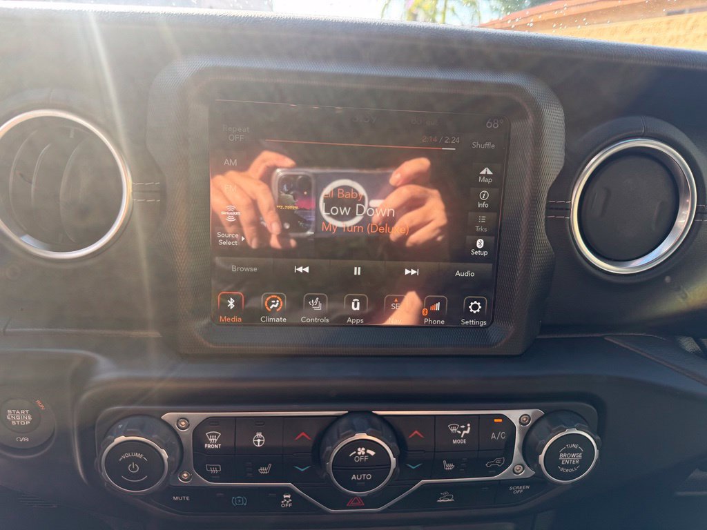 Used 2023 Jeep Wrangler Unlimited Sahara w/ Cold Weather Group AWD/4WD image 24