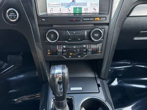 Used 2018 Ford Explorer XLT w/ Equipment Group 202A image 20