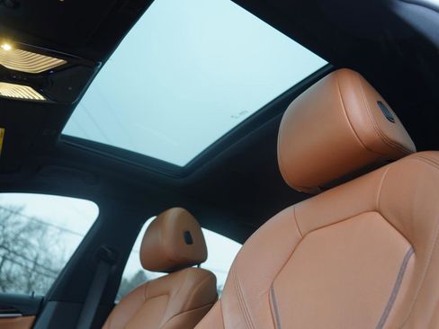 Used 2018 BMW 530e xDrive image 23