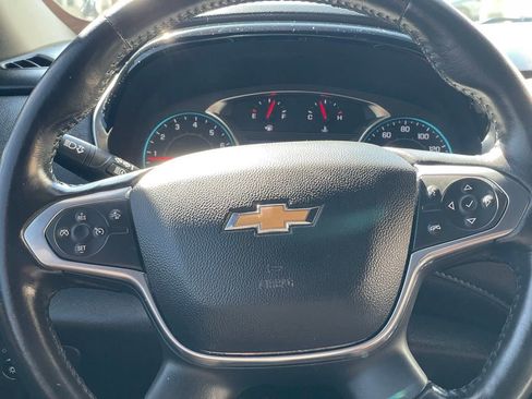 Used 2022 Chevrolet Traverse LT image 12