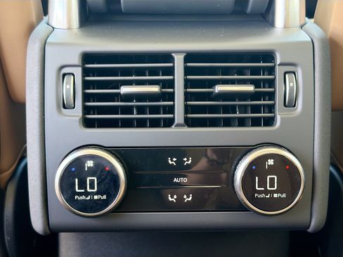 New 2026 Land Rover Discovery Limited Edition AWD/4WD image 21