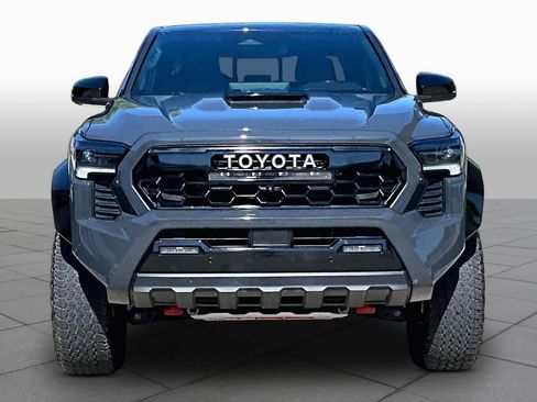 Used 2025 Toyota Tacoma TRD Pro AWD/4WD image 4