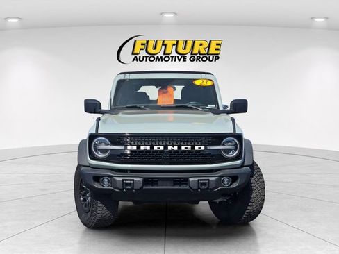 Used 2023 Ford Bronco Wildtrak image 2