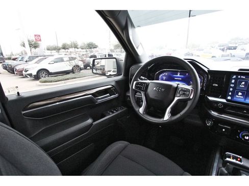 Used 2024 Chevrolet Silverado 1500 LT Trail Boss w/ Convenience Package II AWD/4WD image 6