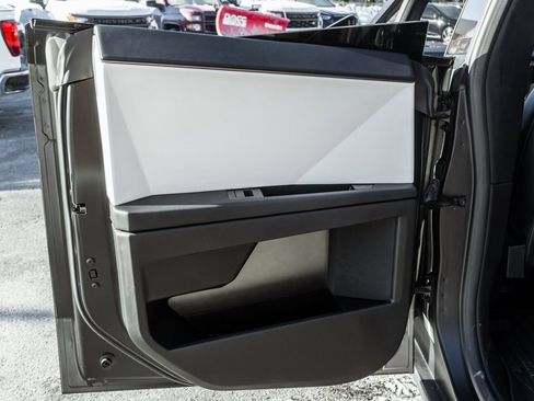 Used 2024 Tesla Cybertruck AWD Crew Cab image 33