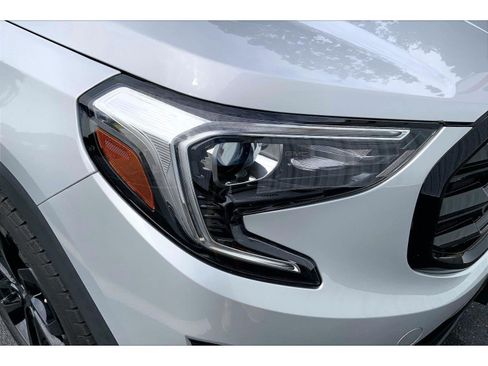 Used 2021 GMC Terrain SLT w/ Elevation Edition FWD image 27