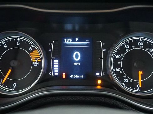 Certified 2019 Jeep Cherokee Latitude w/ Popular Appearance Group image 35